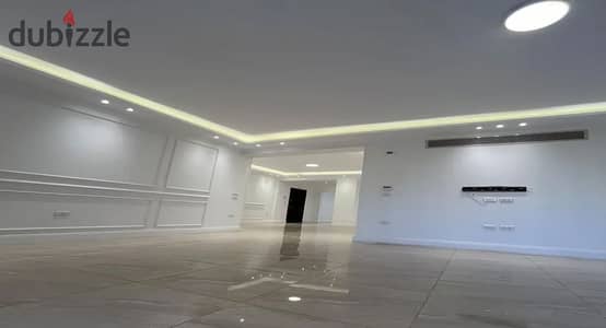 شقة  متشطبة  و استلام فورى فى 6 ويست  بيفرلى هيلز سوديك