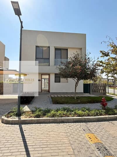 لفترة محدودة فيلا مستقلة للبيع فى مدينة الشروق بجوار لافيستا وسوديك والقرب من الجامعة البريطانية