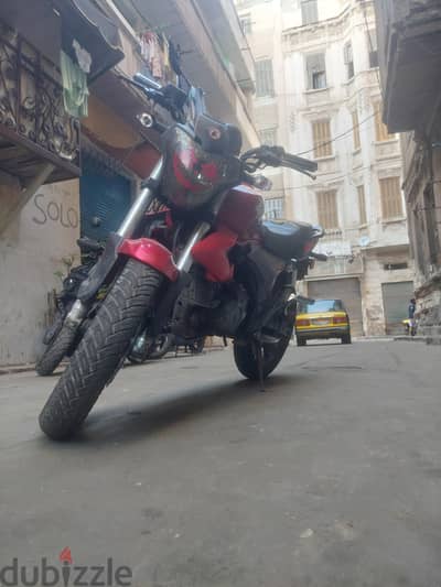 بنلي vlm 200 حمرا