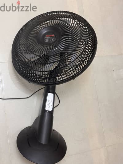 مروحه تيفال ب حاله ممتازه استعمال خفيف