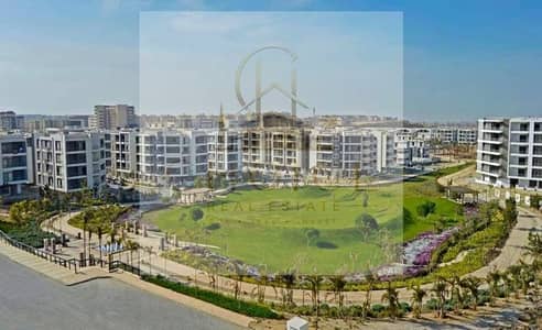 شقه 3غرف امام المطار في مرحله اورجامي للبيع  فيو علي جاردن بسعر لقطه وبمقدم وتقسيط في كمبوند تاج سيتي علي طرييق السويس