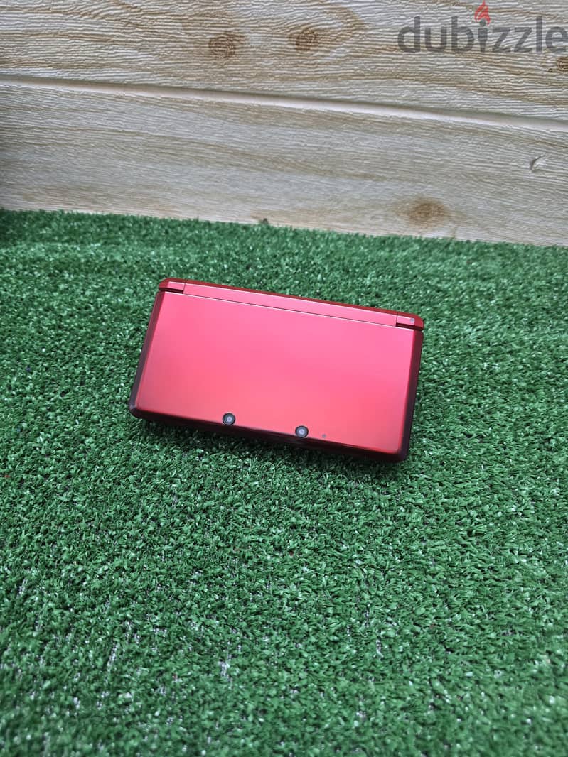 Nintendo 3DS Flame Red 4