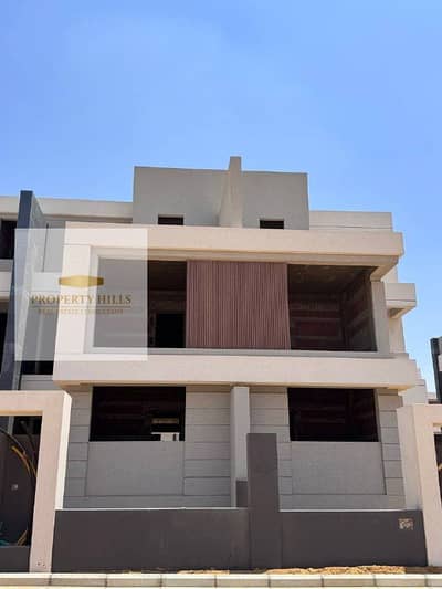 Villa for sale at cash price with complete finishing in Al Patio Town compound next to the American University in a distinguished location in the compound