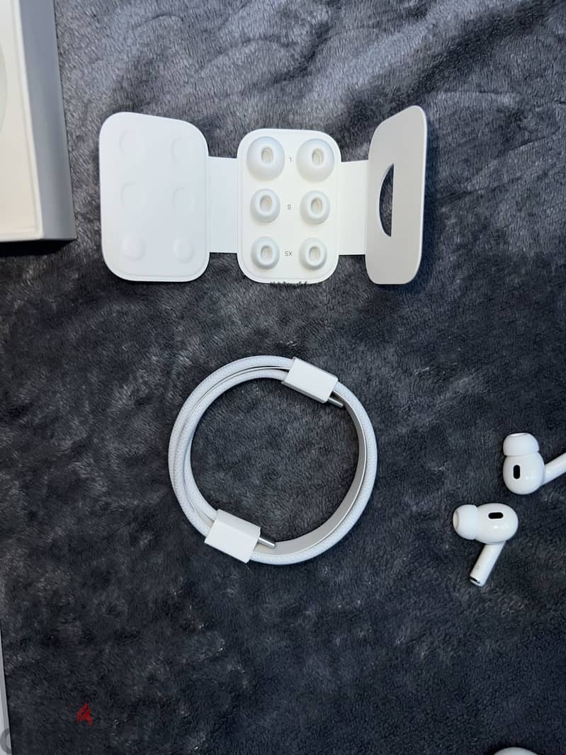 Apple AirPods Pro 2 3