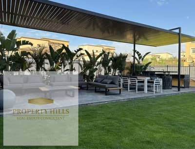 A villa with the size of a palace, with installments over 12 years, in a compound featuring the largest golf courses in Egypt, opposite Madinaty.