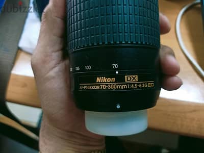 عدسة نيكون 70-300