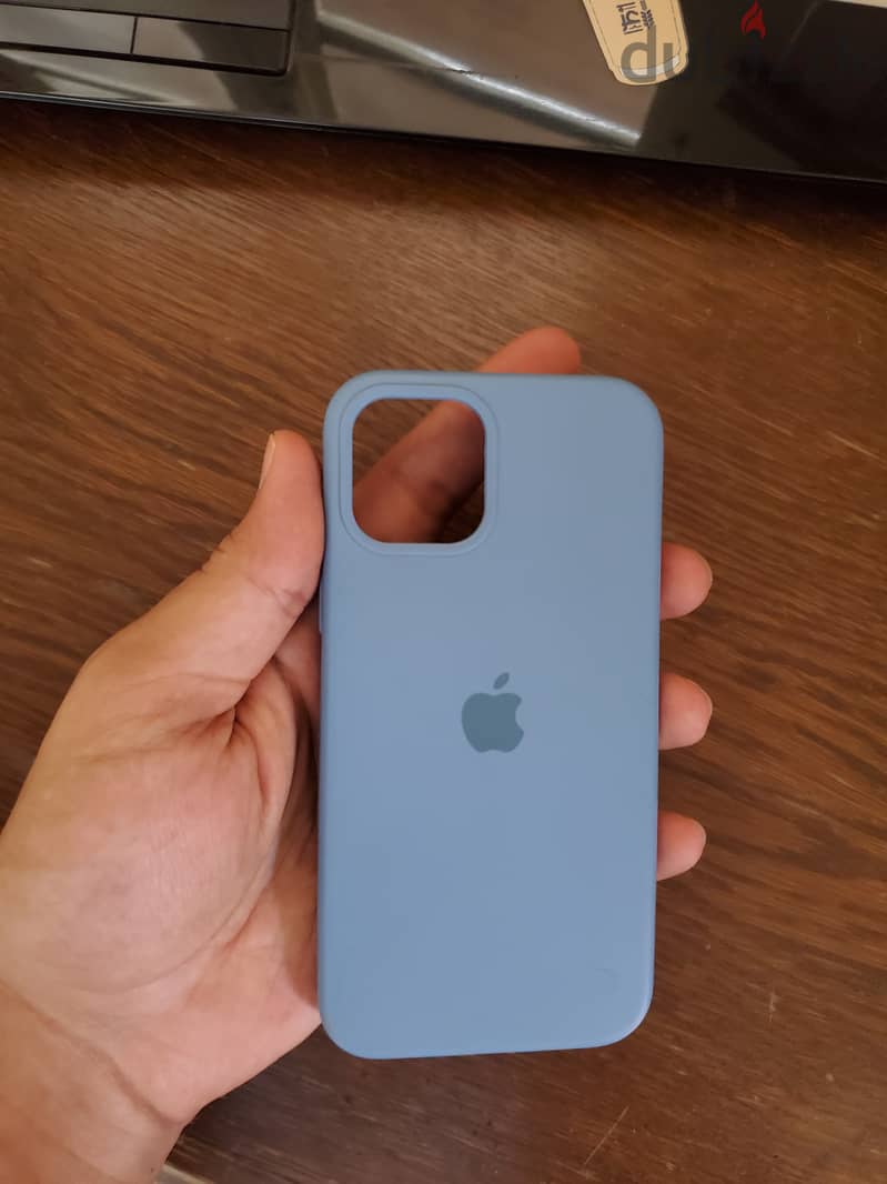 iPhone 12 pro covers 4