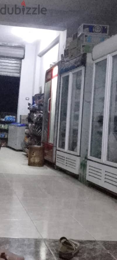 ثلاجات  عرض للبيع بغرض السفر للخارج تصفيات محل سوبر ماركت
