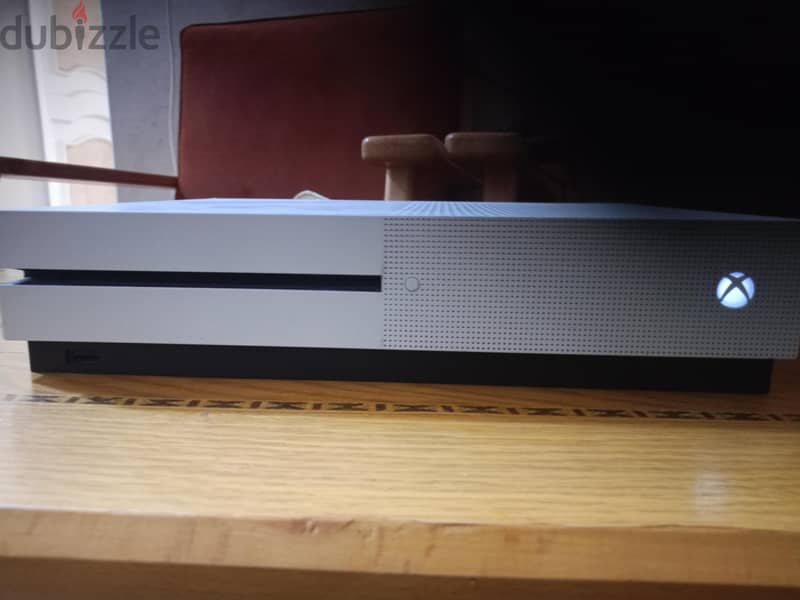 XBOX ONE S 1TB 1