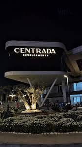 محل للبيع في Centrada Plaza | مباشرة على المحور عند ميدان جهينة | فرصة استثمارية جاهزة