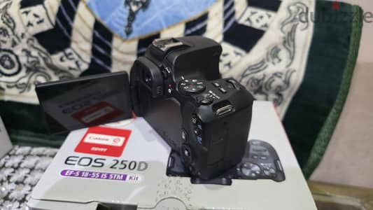 باكيدج كامل Canon 250D كسر زيرو وفيهم جديد