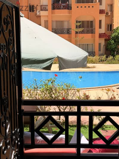 شاليه ارضي بجنينة في اماراتس هايتس الساحل الشمالي للايجار