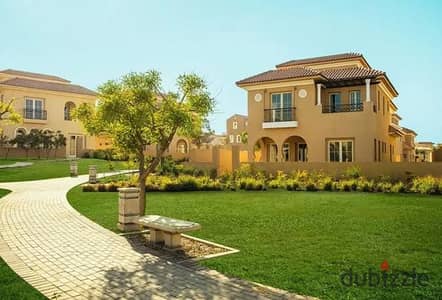 Villa for sale, immediate delivery at Fifth Settlement, Hyde Park – Townhouse Middle, Building area: 216m², Land area: 186m², Down payment and installments ready for viewing