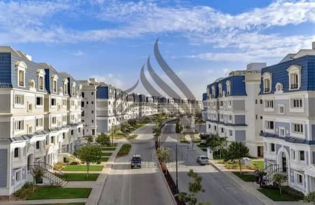 Penthouse middle fully finished for sale in mountain view hyde park new cairo with prime location