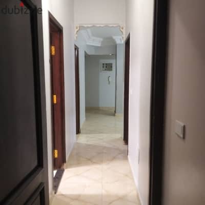 شقه للايجار في المقطم عند مسجد بلال