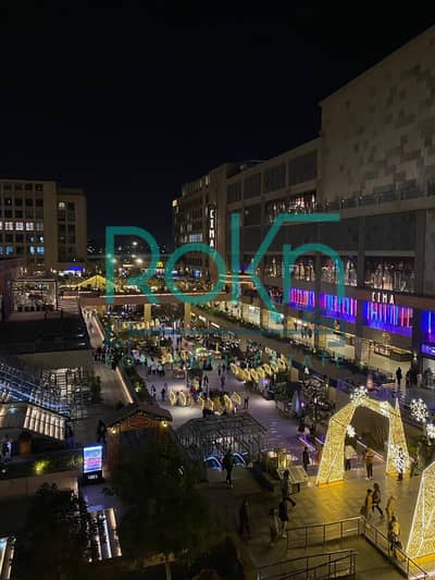 مكتب للبيع في اركان بلازا فيو المحور بتشطيب مميز