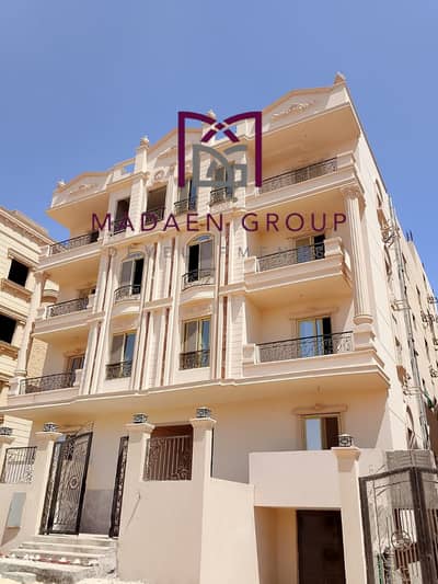 شقه 210 متر دايركت علي البوريفارد قدام كمبوند جراند هايتس دقايق من وصله دهشور استلام 3 شهور 3 غرف 2 حمام وريسبشين