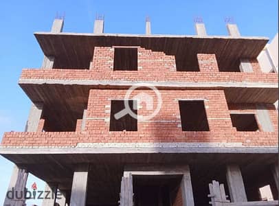 بيت الوطن 450 م الحي التكميلي جنوب السويس C مبنيه حتي اعمده الثالث الدور شقتين  سعر تجاااري