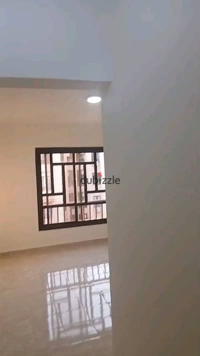 شقه 240م للايجار في الرحاب قانون جديد بالمطبخ