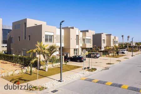 تاون هوس استلام فورى فى ذا كراون بالقرب نيو جيزه