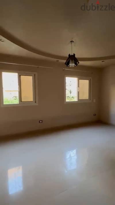 شقه للايجار بالهضبة الوسطي المقطم