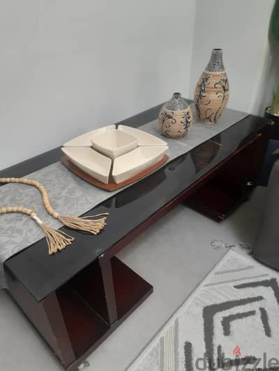 wooden centre table with wheels ترابيزة وسط خشب بعجل