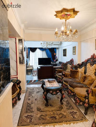 وحدة سكنية مميزة للبيع في جليم (تالت نمرة من البحر) المساحة : 200 م