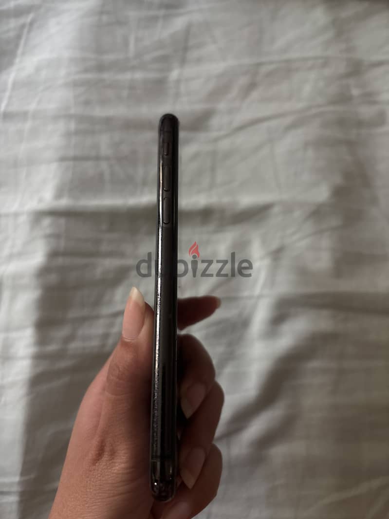 Apple - iPhone XS 4
