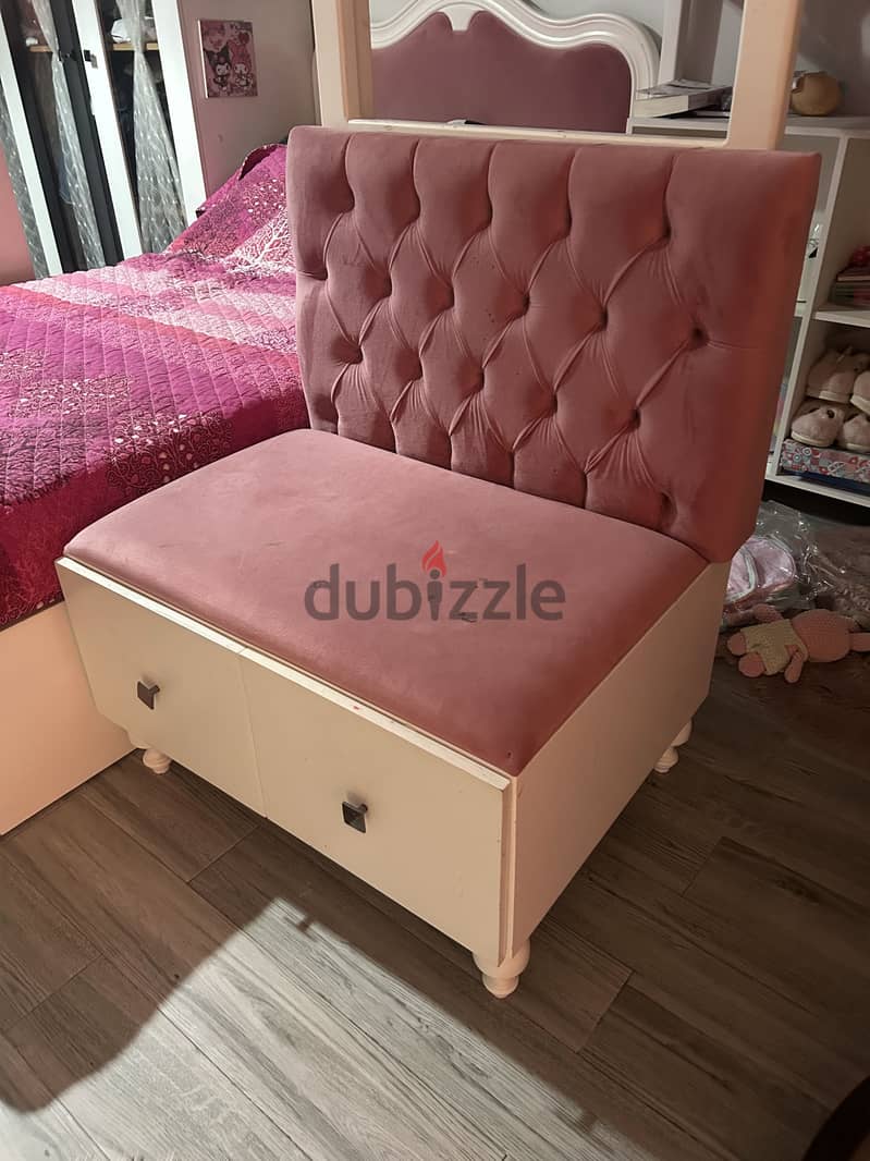 Youth bedroom 2