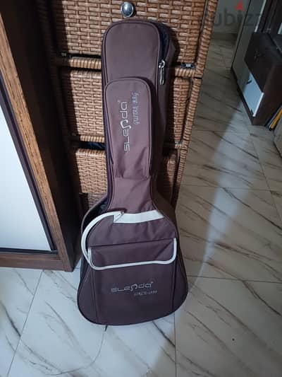 جيتار كلاسيكي yamaha c40 + شنطة + اكسسوارات