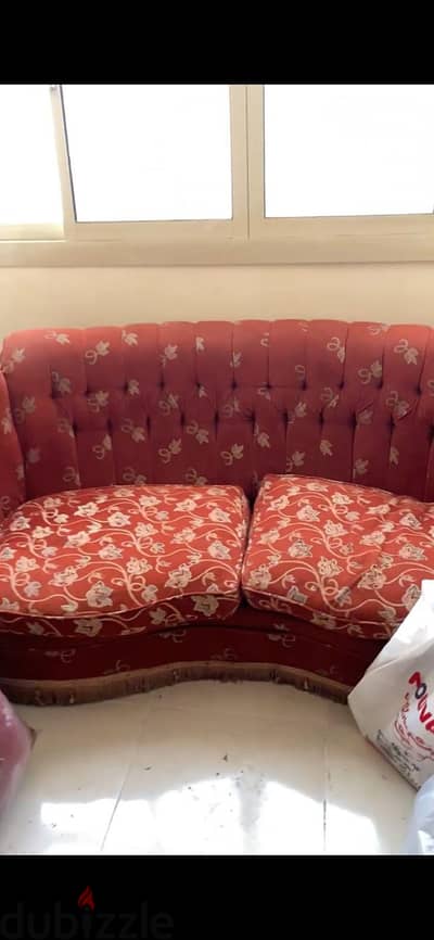2 Sofas انتريه كامل للبيع