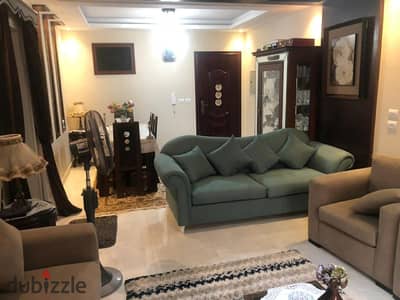 شقة للبيع في كمبوند بالهضبة الوسطي بالمقطم