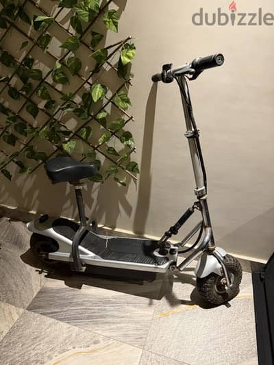 سكوتر كهربائي electric scooter