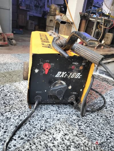مكنة لحام ايطالى 220 ل 380 v للبيع