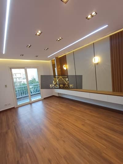 للبيع 74م في B12 | Ultra Super Lux | Prime Location | خالصة المستحقات