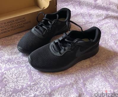 Nike original size 42 new نايك أورجينال