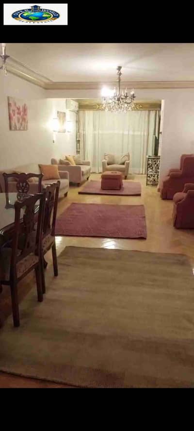 شقة مفروشة للإيجار زهراء المعادي الشطر السابع الشارع الرئيسي فندقيه تتكون اثنين غرفه نوم وريسبشن وحمام ومطبخ خلفى مكيفة بالكامل واى فاي غاز طبيعي دور رابع اسانسير