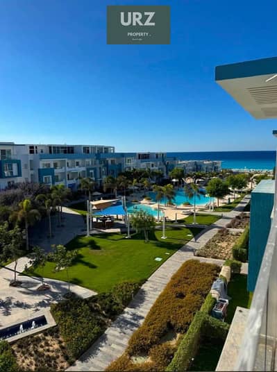شالية fully seaview علي بعد 200 م من البحر تشطييب كامل مع التيكفات والمطبخ بالتقسيط وبخصم لفترة محدودة للبيع في راس الحكمة الساحل الشمالي في دوس