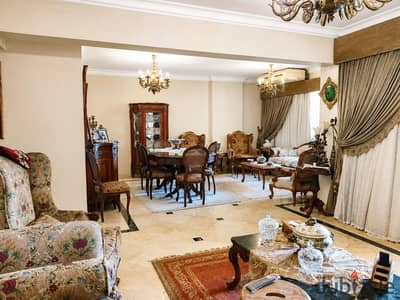 وحدة سكنية مميزة للبيع في لوران (شارع شعراوي) المساحة : 140م