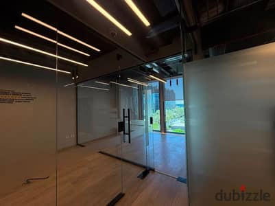 مكتب ادارى للايجار في بارك ستريت فيو بلازا - مساحه 90 متر كامل التشطيب بالتكيفات Office For Rent in Park. st - Elsheikh Zayed 90sqm Fully Finished