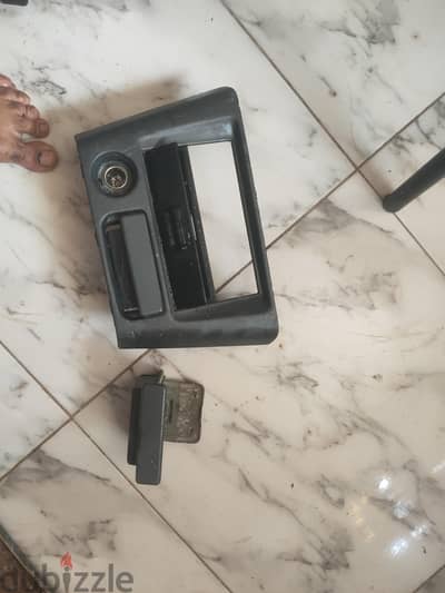 فرش بابين والفانوس حالة متوسطة والباقي ممتازه جدا