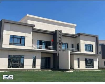 For a quick sale at the old price, a villa in Zahia Compound, New Mansoura, is available for less than its original price. Immediate occupancy, turnke