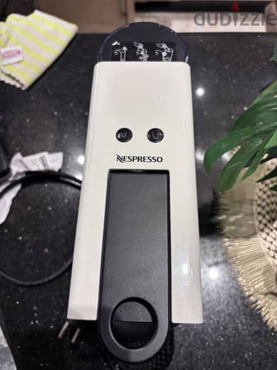 Nespresso essenza mini C30- White Nespresso essenza mini C30- White