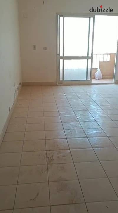 شقة للبيع في عمارات المستقبل – 70 متر | إطلالة مباشرة على الشارع الرئيسي