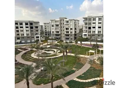 تاون هاوس للبيع في Hydepark القاهره الجديده علي التسعين دايركت 3 غرف