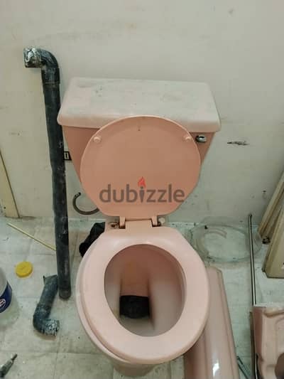 قاعده وحوض بحاليه جيده جدا