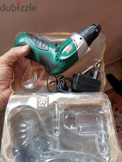 مفك كهرباء يمين وشمال بالشحن  والشاحن