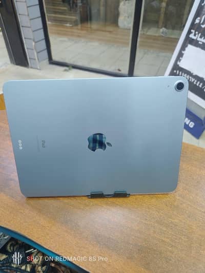 ipad air4 64giga lik new battary 86 حاله زيرو شاحن فقط