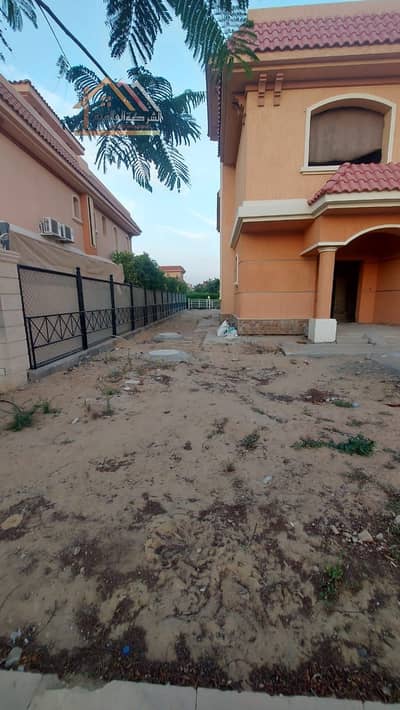 Villa for sale, independent, model K, moderate land, garden view at a very special price, best layout without waste.