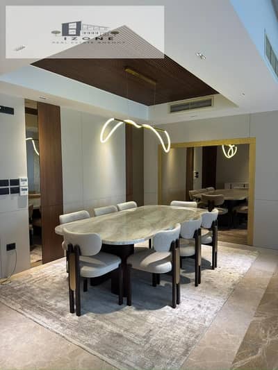 فيلا مستقلة مفروشة بالكامل للإيجار في أب تاون كايرو سيليستا Uptown Cairo Celesta New Cairo 306 متر مباني و437 متر أرض 4 غرف نوم 5 حمامات فيو جولف